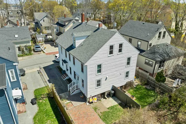 $3,700 | 16 Chestnut Street, Newburyport, MA 01950