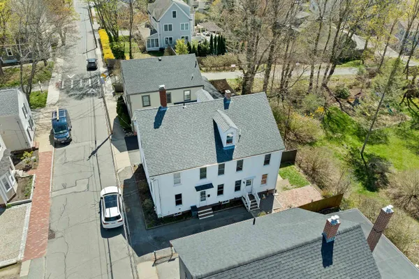$3,700 | 16 Chestnut Street, Newburyport, MA 01950