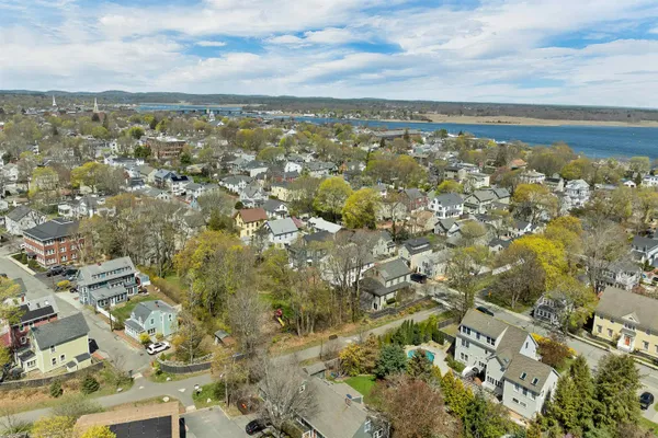$3,700 | 16 Chestnut Street, Newburyport, MA 01950