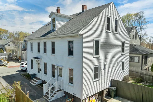 $3,700 | 16 Chestnut Street, Newburyport, MA 01950