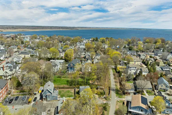 $3,700 | 16 Chestnut Street, Newburyport, MA 01950