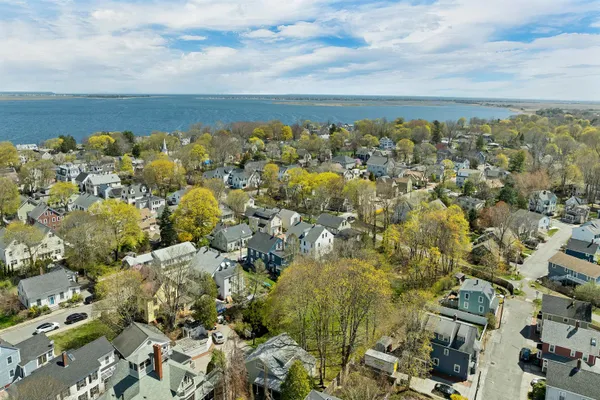 $3,700 | 16 Chestnut Street, Newburyport, MA 01950