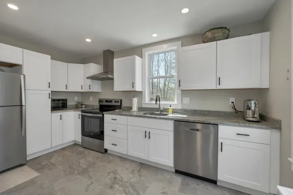$3,700 | 16 Chestnut Street, Newburyport, MA 01950