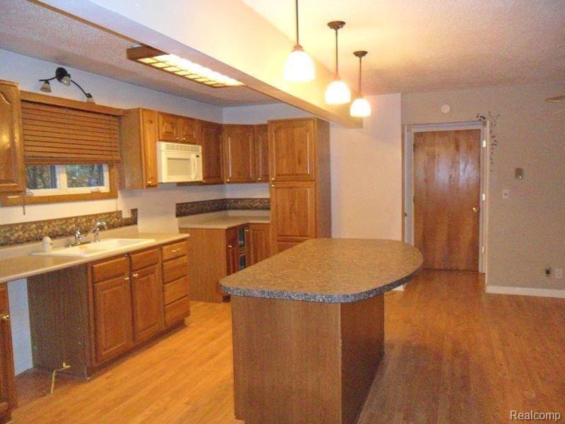 2720 Blue Bush Road Monroe, MI 48162 - Photo 5 of 7 SAM_7360