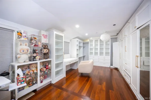 $2,428,000 | 147-25 18th Avenue | Whitestone