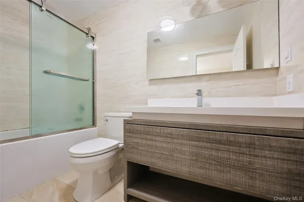 $2,428,000 | 147-25 18th Avenue | Whitestone