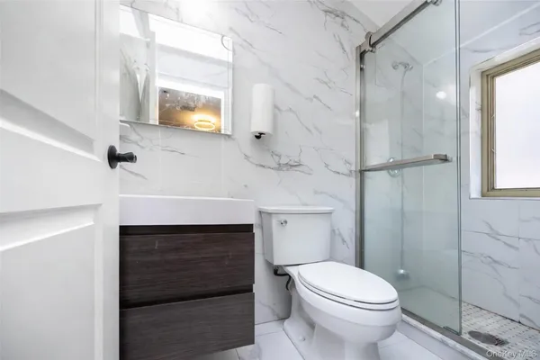 $2,428,000 | 147-25 18th Avenue | Whitestone