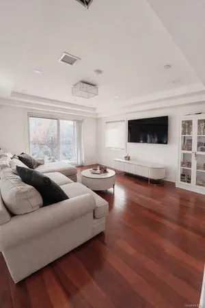 $2,428,000 | 147-25 18th Avenue | Whitestone