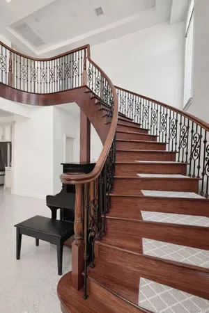 $2,428,000 | 147-25 18th Avenue | Whitestone