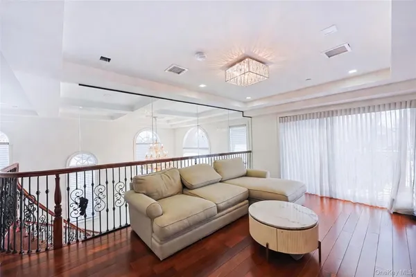 $2,428,000 | 147-25 18th Avenue | Whitestone