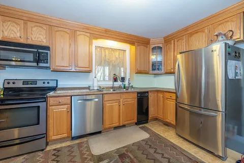$995,000 | 5 Poe Circle, Tyngsborough, MA 01879