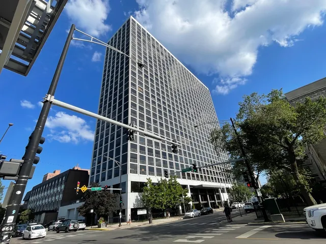 $1,600 | 4343 North Clarendon Avenue, Unit 1018, Chicago, IL 60613