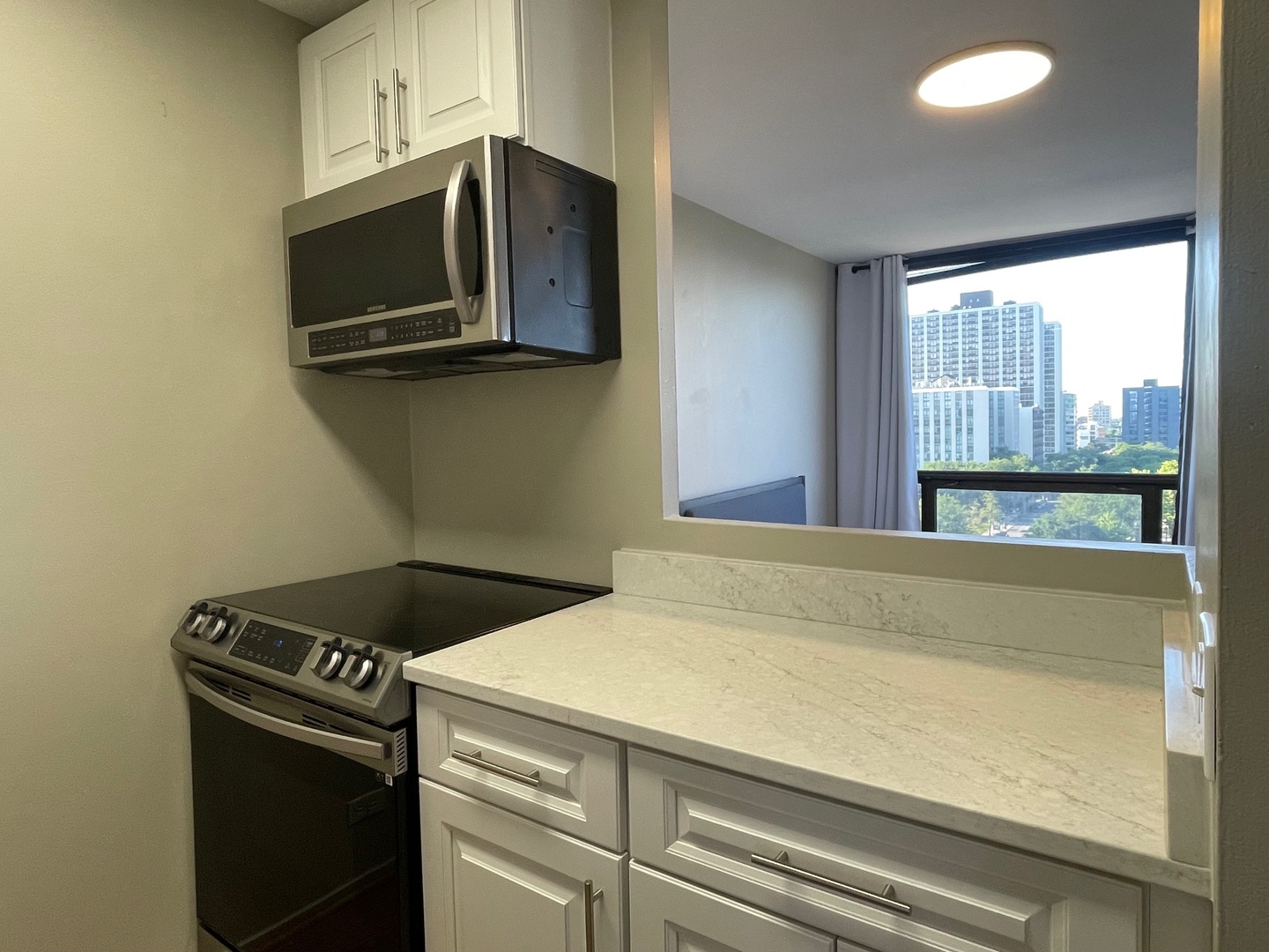 4343 North Clarendon Avenue, Unit 1018 Chicago, IL 60613 - Photo 11 of 22