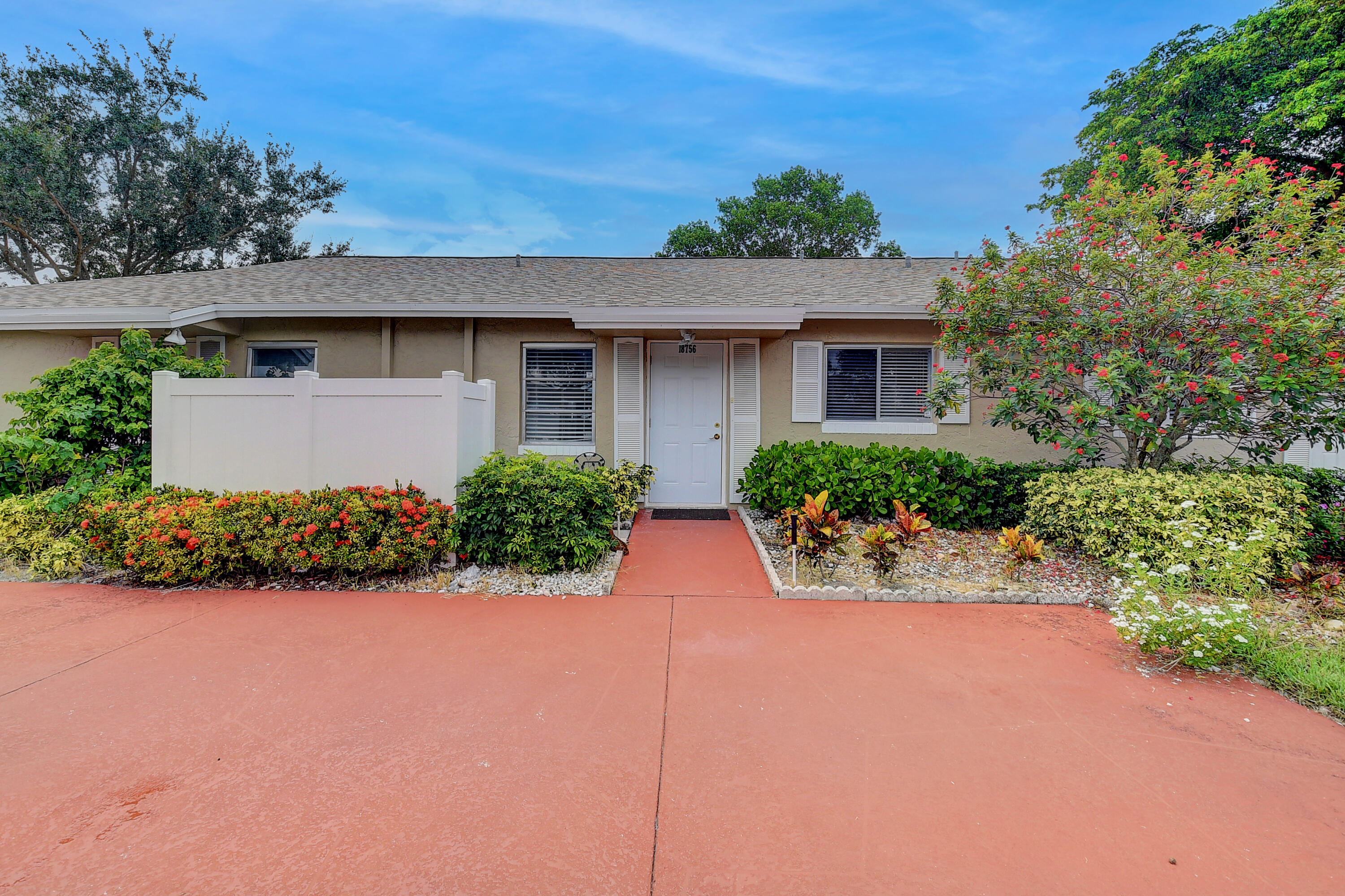18756 Schooner Drive, Unit B Boca Raton, FL 33496 - Photo 5 of 44 01_dsc_7643_4_5_6_7