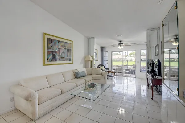 $2,100 | 18756 Schooner Drive, Unit B, Boca Raton, FL 33496