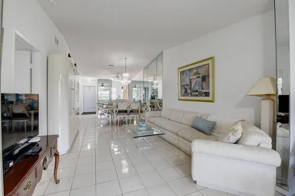 $2,100 | 18756 Schooner Drive, Unit B, Boca Raton, FL 33496