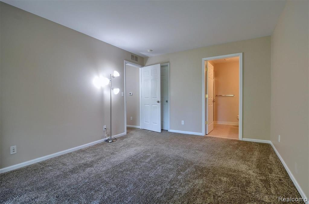 5358 Brookemonte Circle Rochester, MI 48306 - Photo 14 of 38
