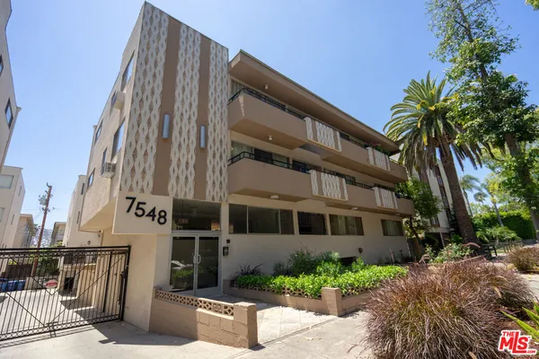 $2,695 | 7548 Hampton Avenue, Unit 205, West Hollywood, CA 90046