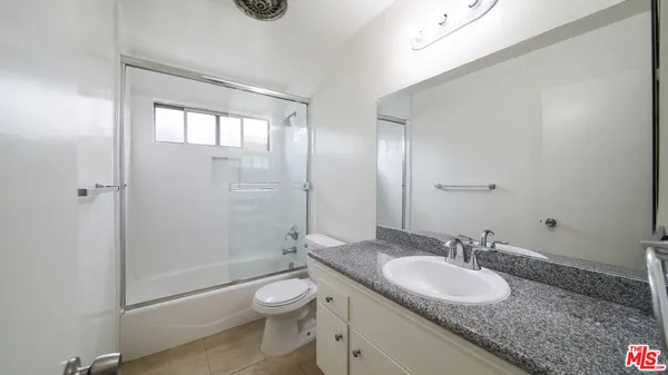 $2,695 | 7548 Hampton Avenue, Unit 205, West Hollywood, CA 90046