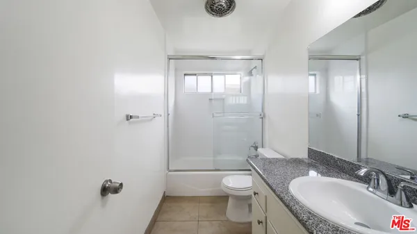 $2,695 | 7548 Hampton Avenue, Unit 205, West Hollywood, CA 90046