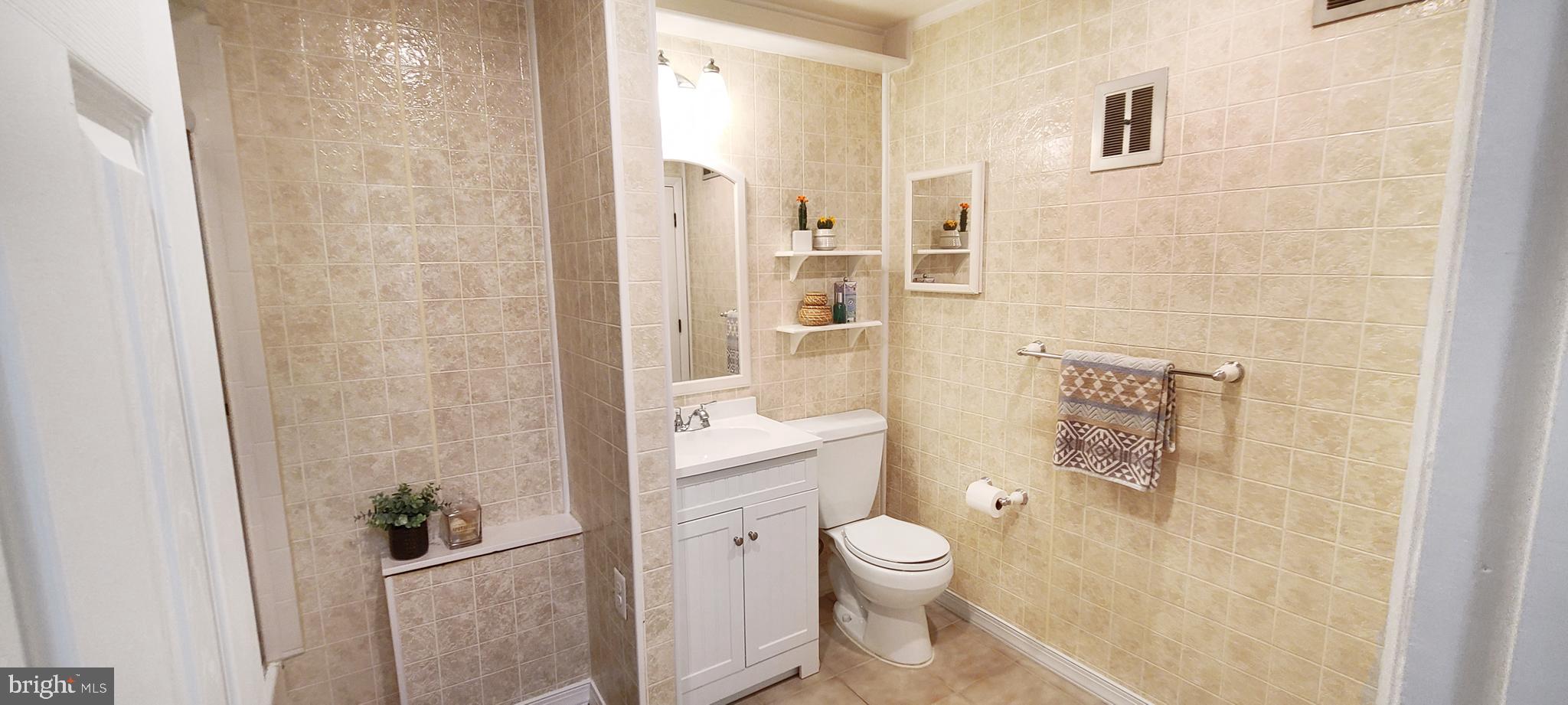8112 Colony Point Road, Unit 232 Springfield, VA 22152 - Photo 10 of 15 Gallery Image 10