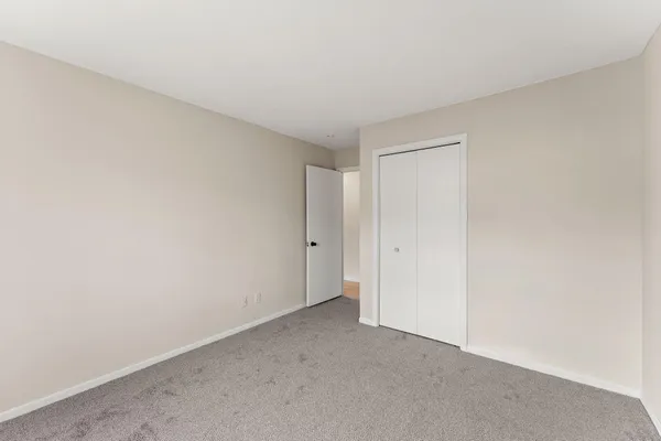 $197,000 | 6097 Courtly Alcove, Unit F, Woodbury, MN 55125