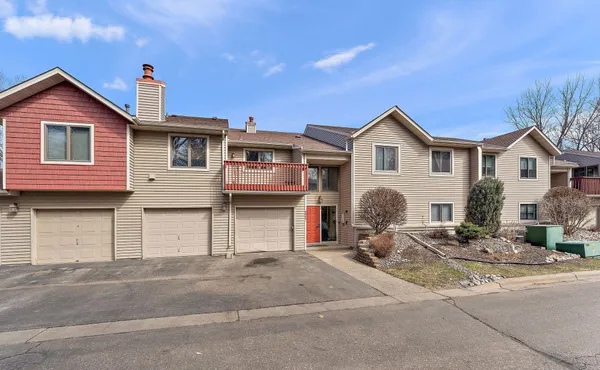 $197,000 | 6097 Courtly Alcove, Unit F, Woodbury, MN 55125