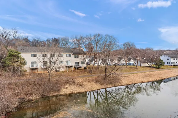 $197,000 | 6097 Courtly Alcove, Unit F, Woodbury, MN 55125