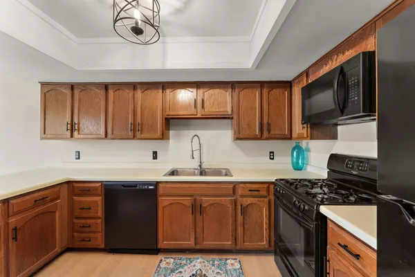 $197,000 | 6097 Courtly Alcove, Unit F, Woodbury, MN 55125