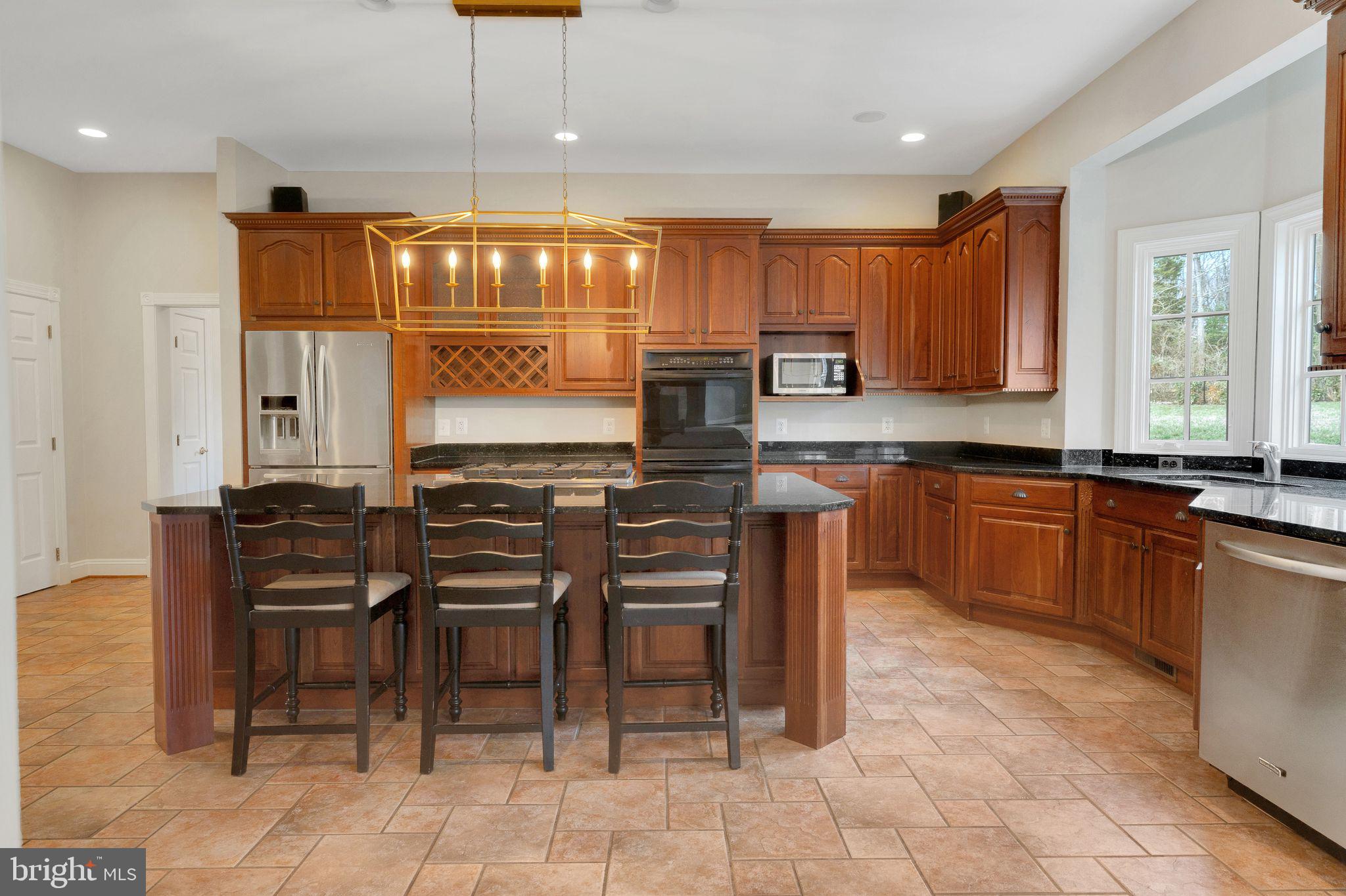10420 Adel Road Oakton, VA 22124 - Photo 14 of 57 Gallery Image 14