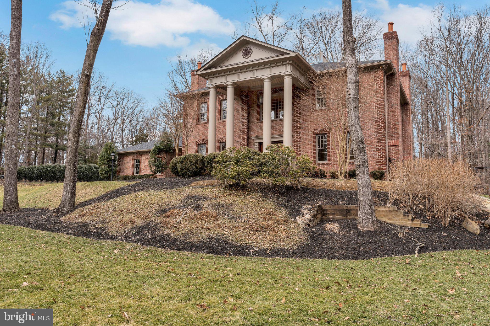 10420 Adel Road Oakton, VA 22124 - Photo 2 of 57 Gallery Image 2