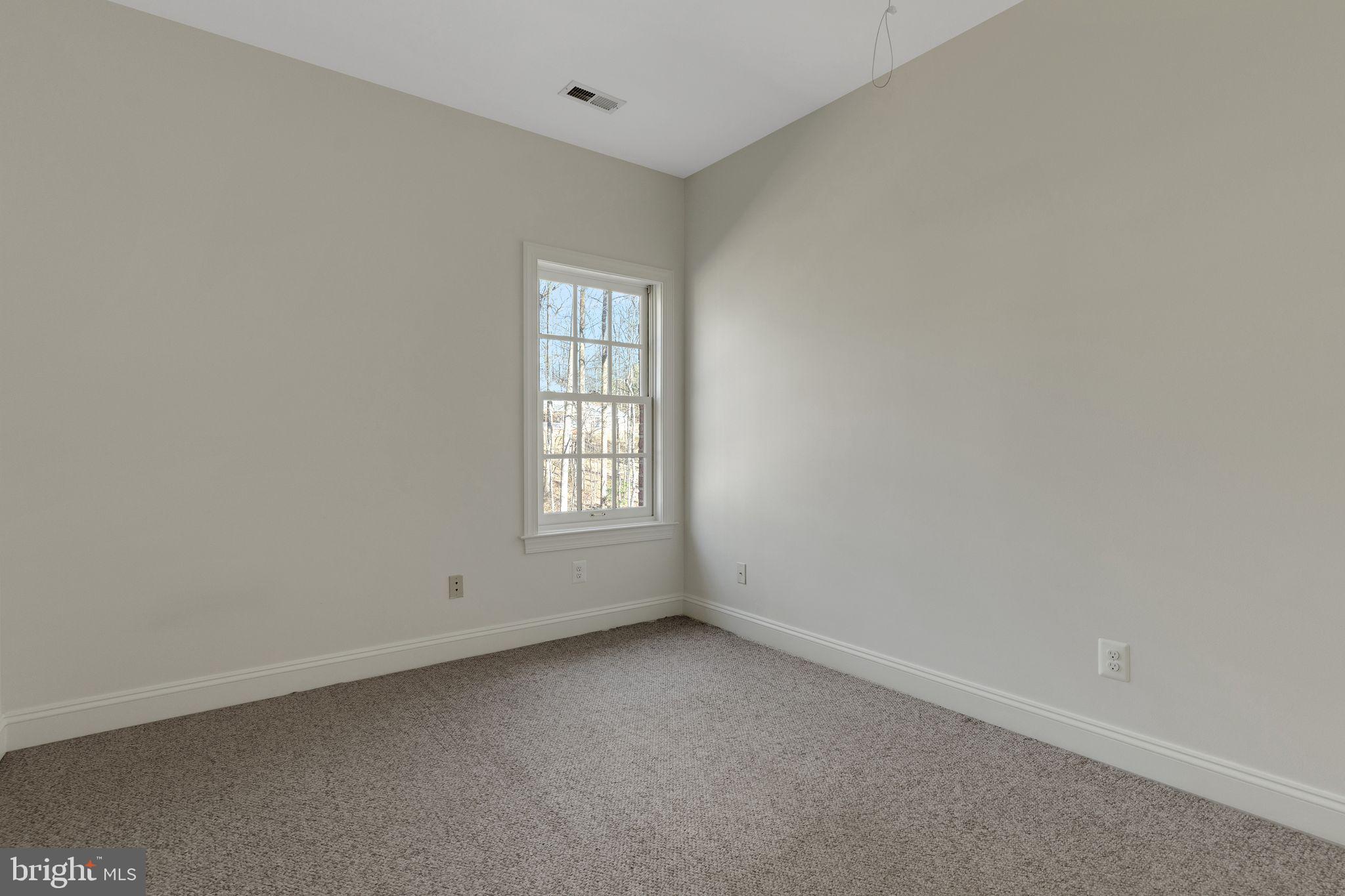 10420 Adel Road Oakton, VA 22124 - Photo 29 of 57 Gallery Image 29