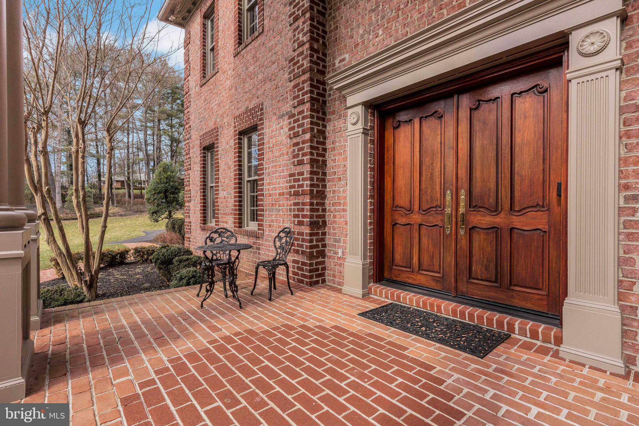 10420 Adel Road Oakton, VA 22124 - Photo 3 of 57 Gallery Image 3