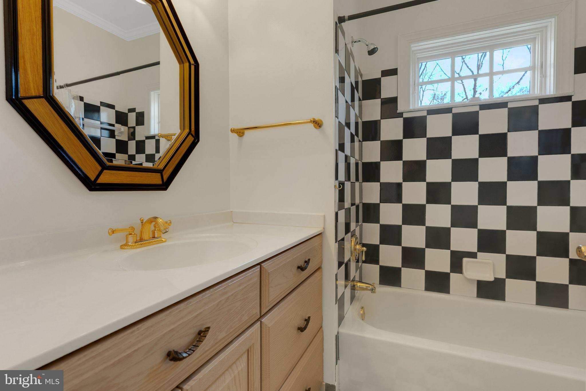 10420 Adel Road Oakton, VA 22124 - Photo 31 of 57 Gallery Image 31
