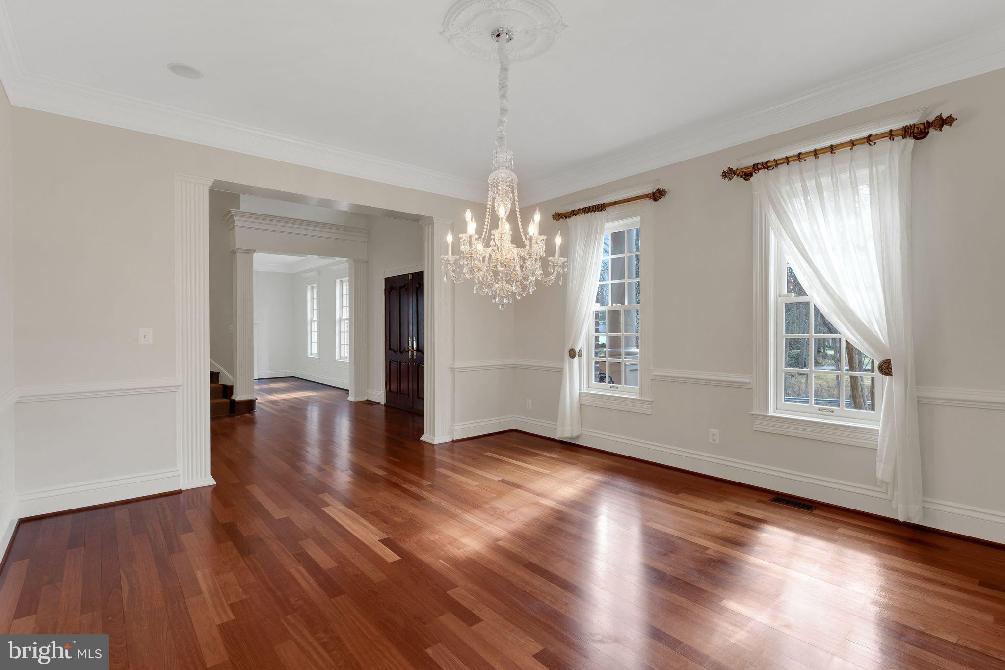 10420 Adel Road Oakton, VA 22124 - Photo 10 of 57 Gallery Image 10