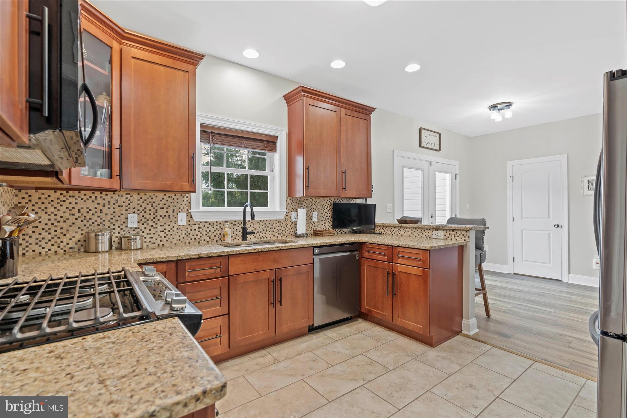 64 Richards Lane Newark, DE 19711 - Photo 16 of 68 Gourmet Kitchen w/Breakfast Bar