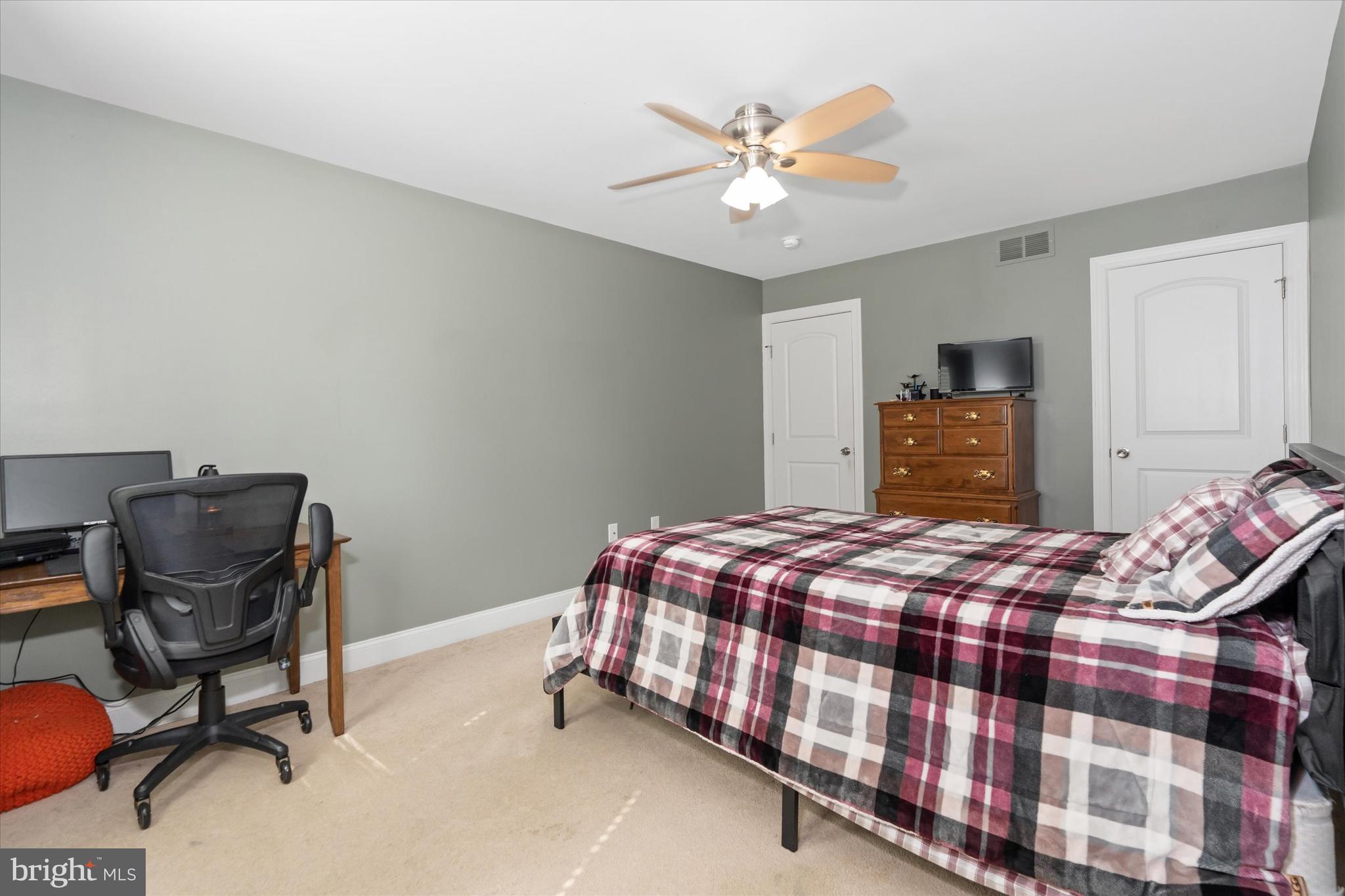 64 Richards Lane Newark, DE 19711 - Photo 31 of 68 Bedroom #2 w/Walk In Closet