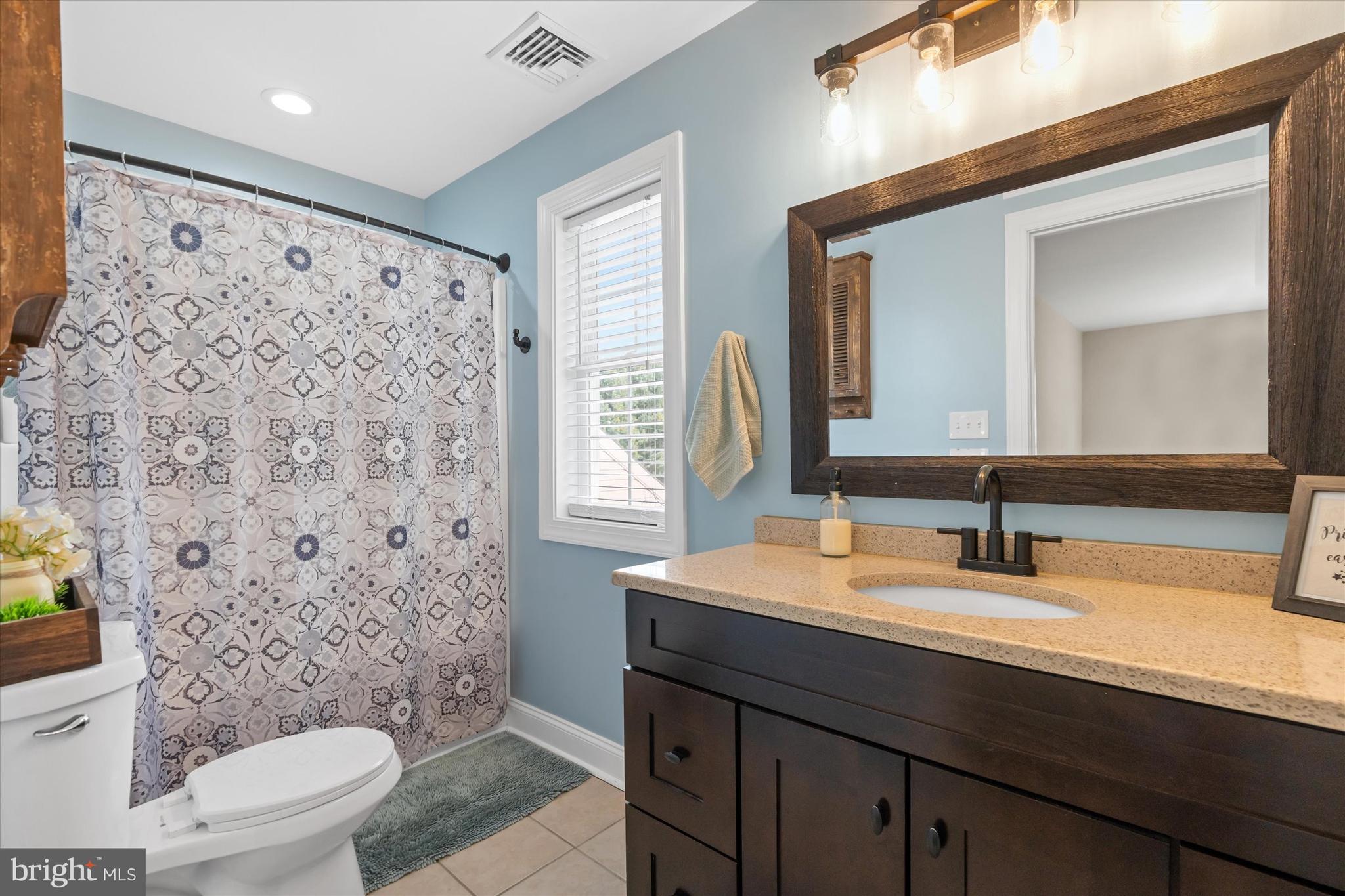 64 Richards Lane Newark, DE 19711 - Photo 32 of 68 2nd Flr Full Bathroom (shared)