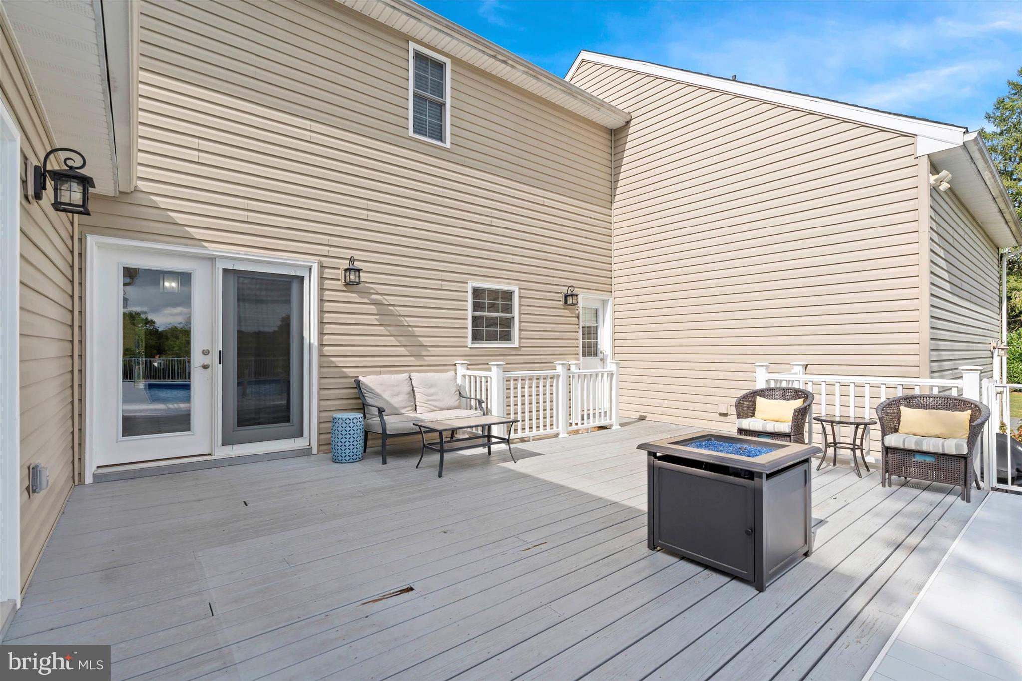 64 Richards Lane Newark, DE 19711 - Photo 47 of 68 View of Deck