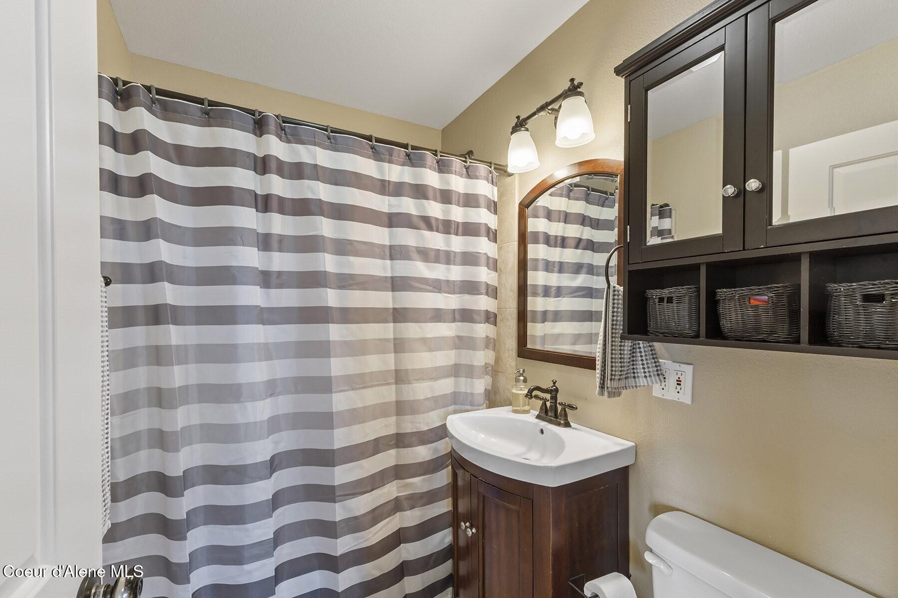11341 North Church Road Rathdrum, ID 83858 - Photo 17 of 66 Main Level Full Bath