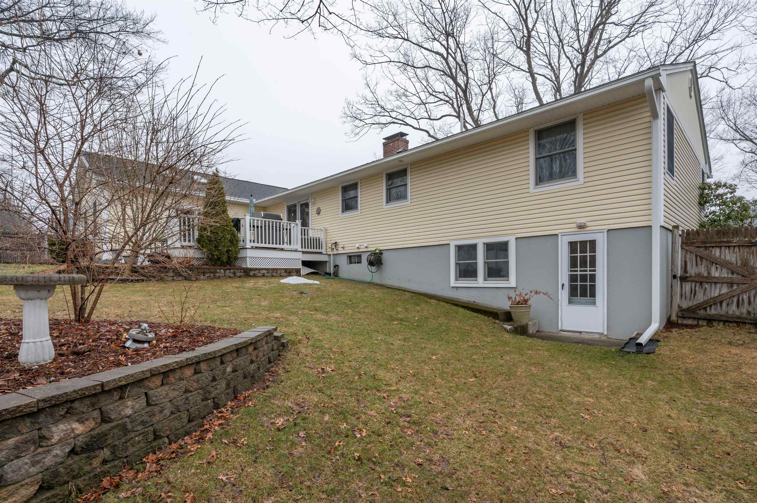 9 Rugby Road Nashua, NH 03063 - Photo 4 of 50 Gallery Image 4