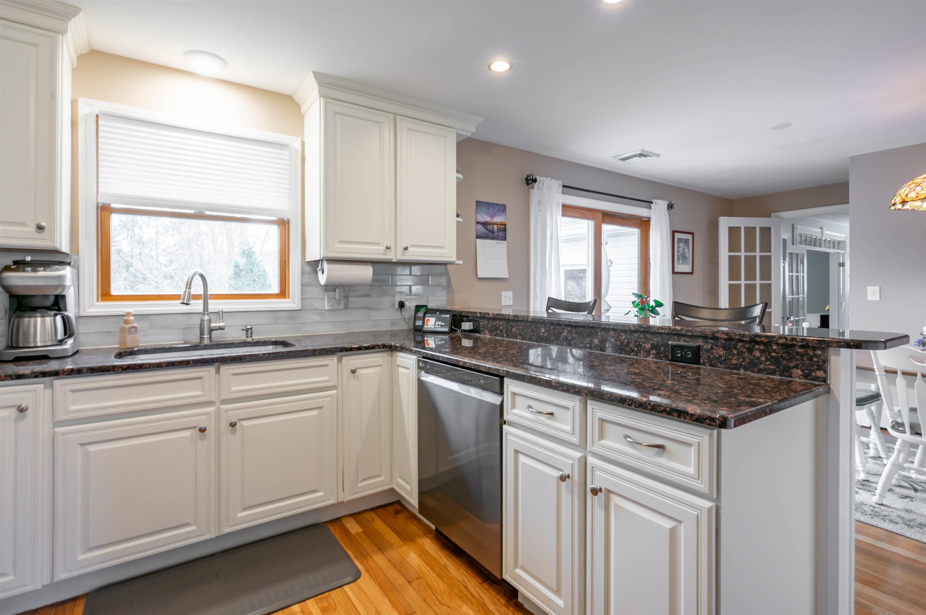 9 Rugby Road Nashua, NH 03063 - Photo 8 of 50 Gallery Image 8