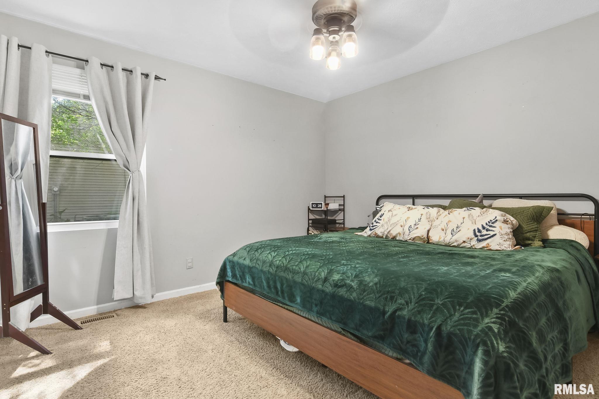 1612 Brenda Court Springfield, IL 62702 - Photo 11 of 25