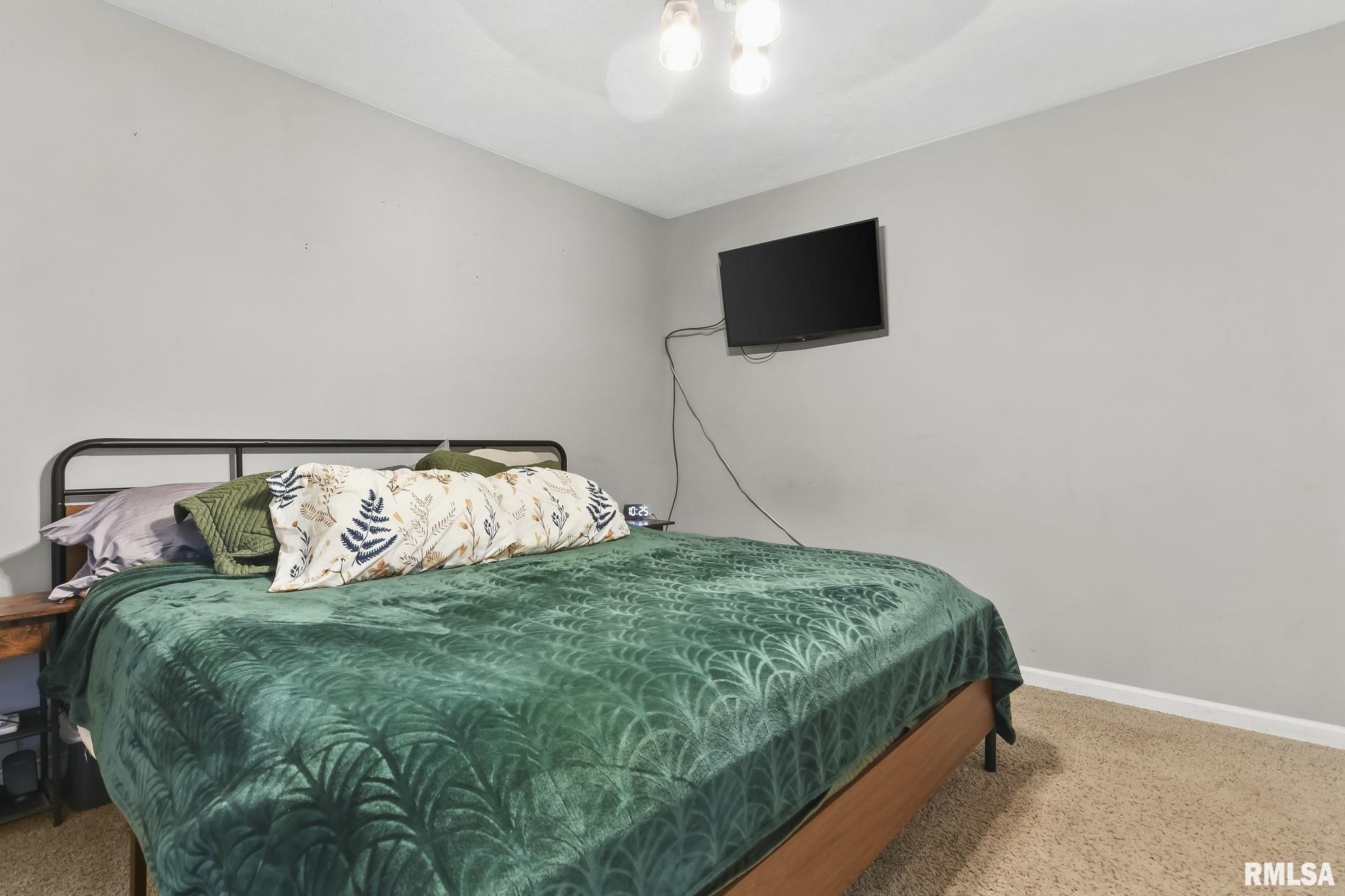 1612 Brenda Court Springfield, IL 62702 - Photo 12 of 25