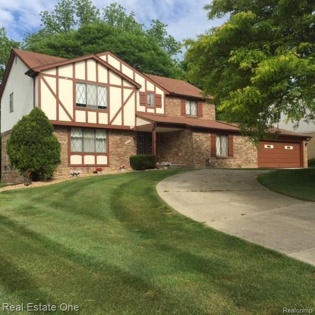 30087 High Valley Road Farmington, MI 48331 - Photo 1 of 13 new.JPG