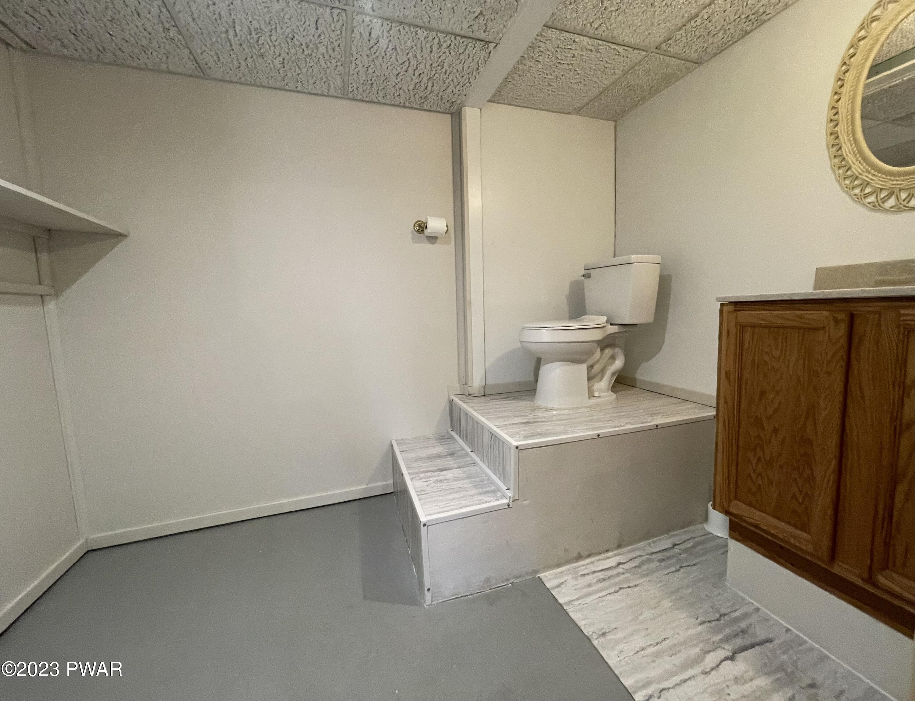 106 Rodeo Lane Hawley, PA 18428 - Photo 17 of 32
