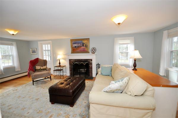 2 Mohegan Road Acton, MA 01720 - Photo 3 of 17 Gallery Image 3