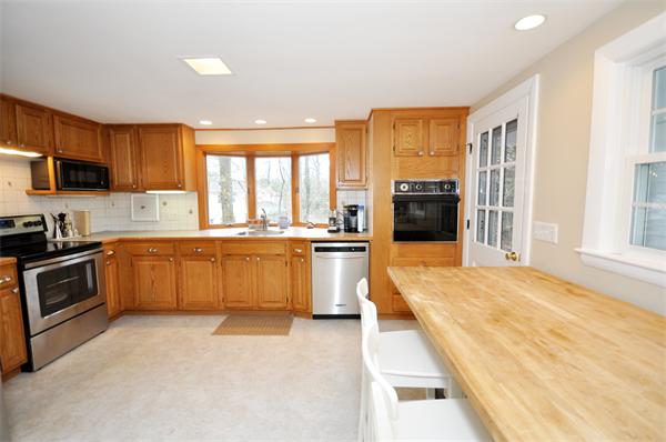 2 Mohegan Road Acton, MA 01720 - Photo 6 of 17 Gallery Image 6