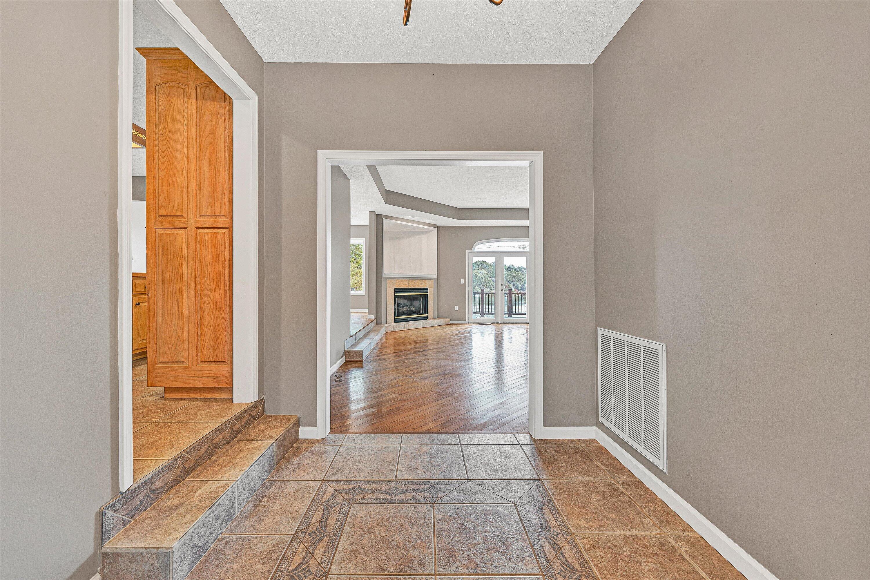 130 Travers Circle Moneta, VA 24121 - Photo 12 of 72 12-DSC00040