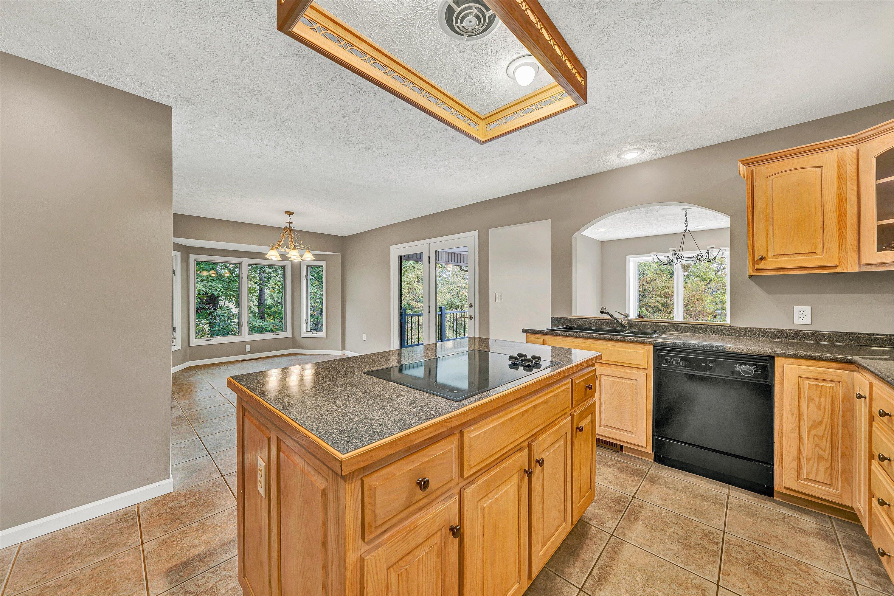 130 Travers Circle Moneta, VA 24121 - Photo 16 of 72 16-DSC00061